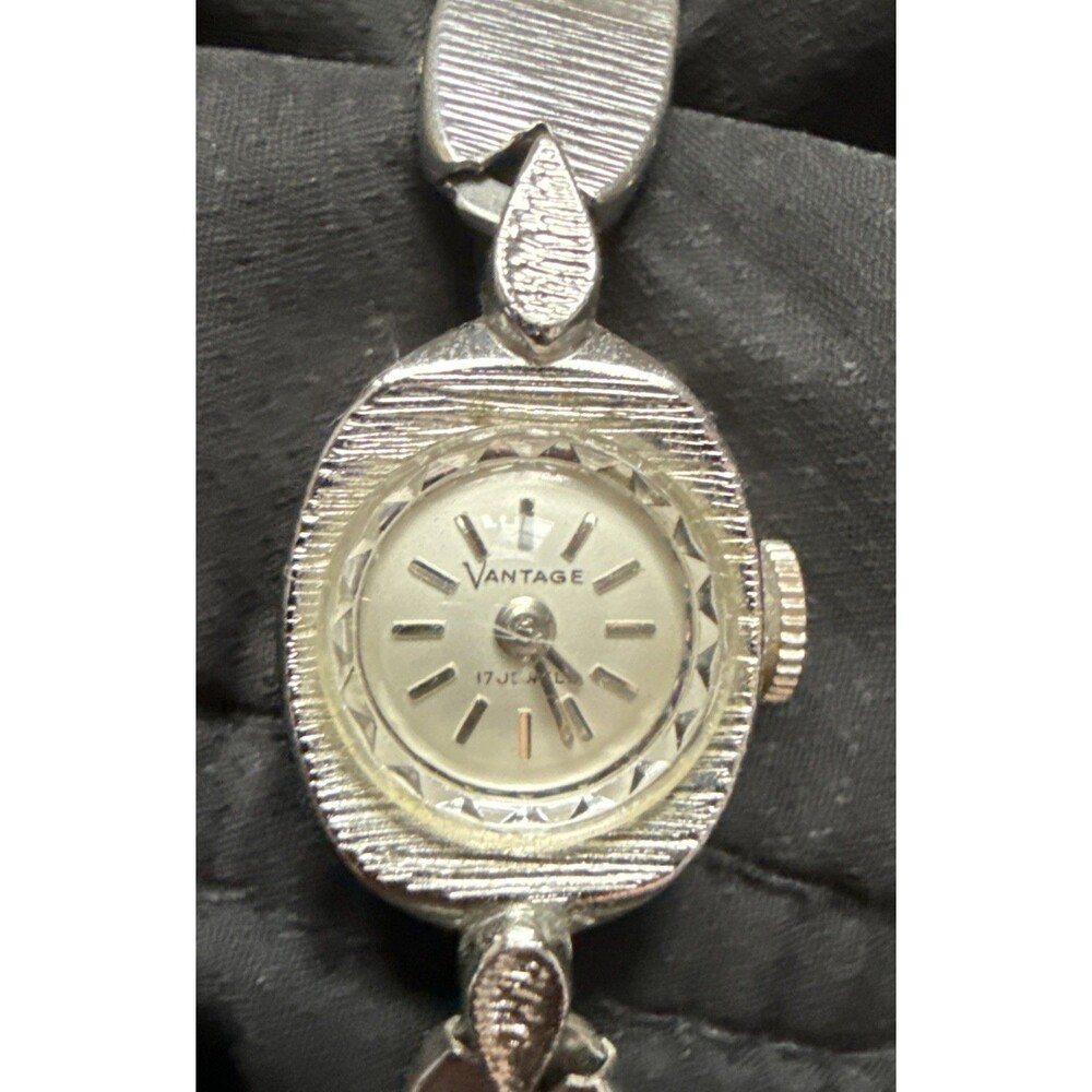 Vintage Ladies Womens Vantage Silver Wrist Watch Beautiful Cocktail